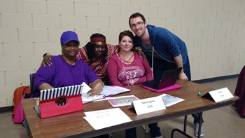 students at Illinois club lunch day