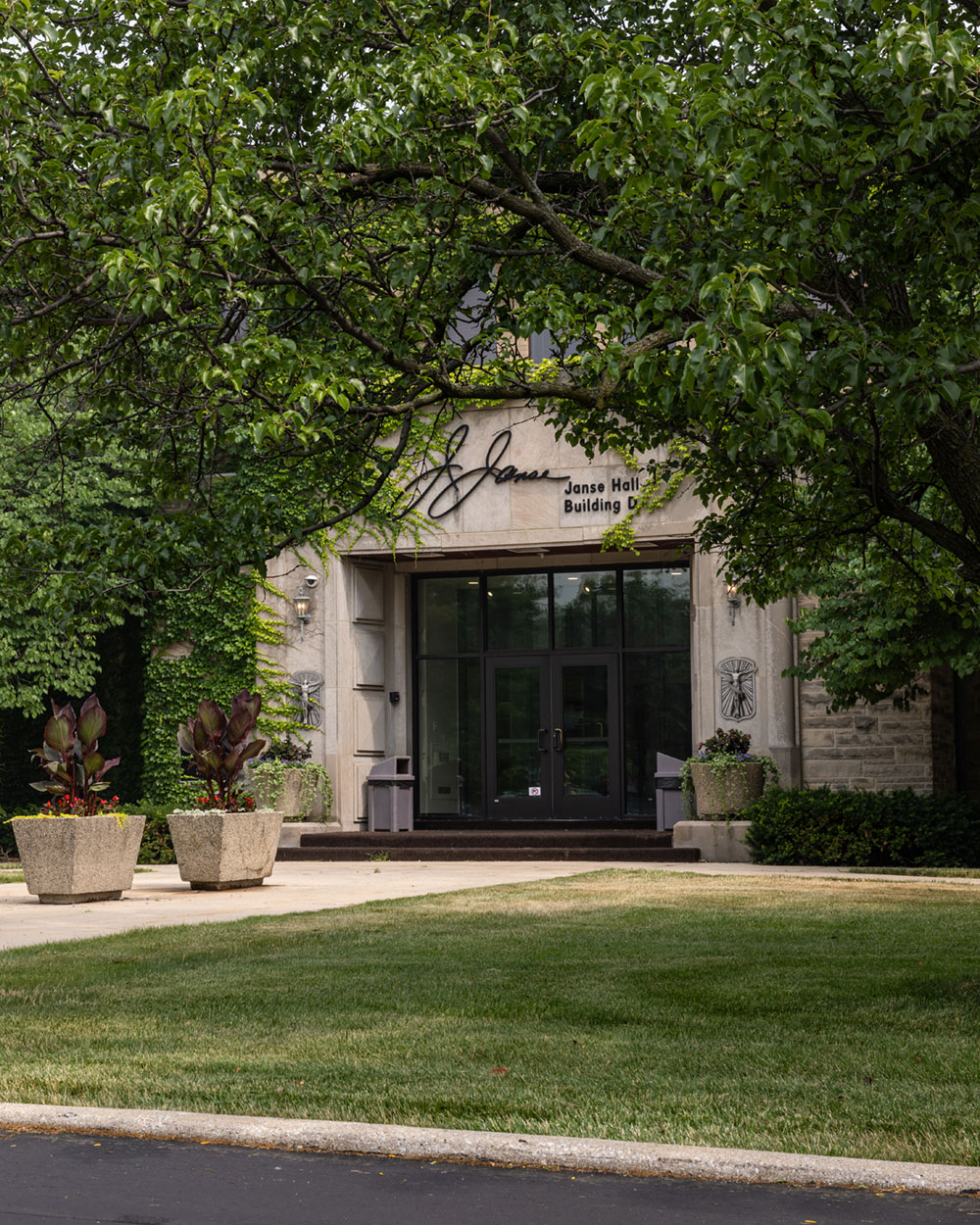 Exterior of Janse Hall on Lombard campus